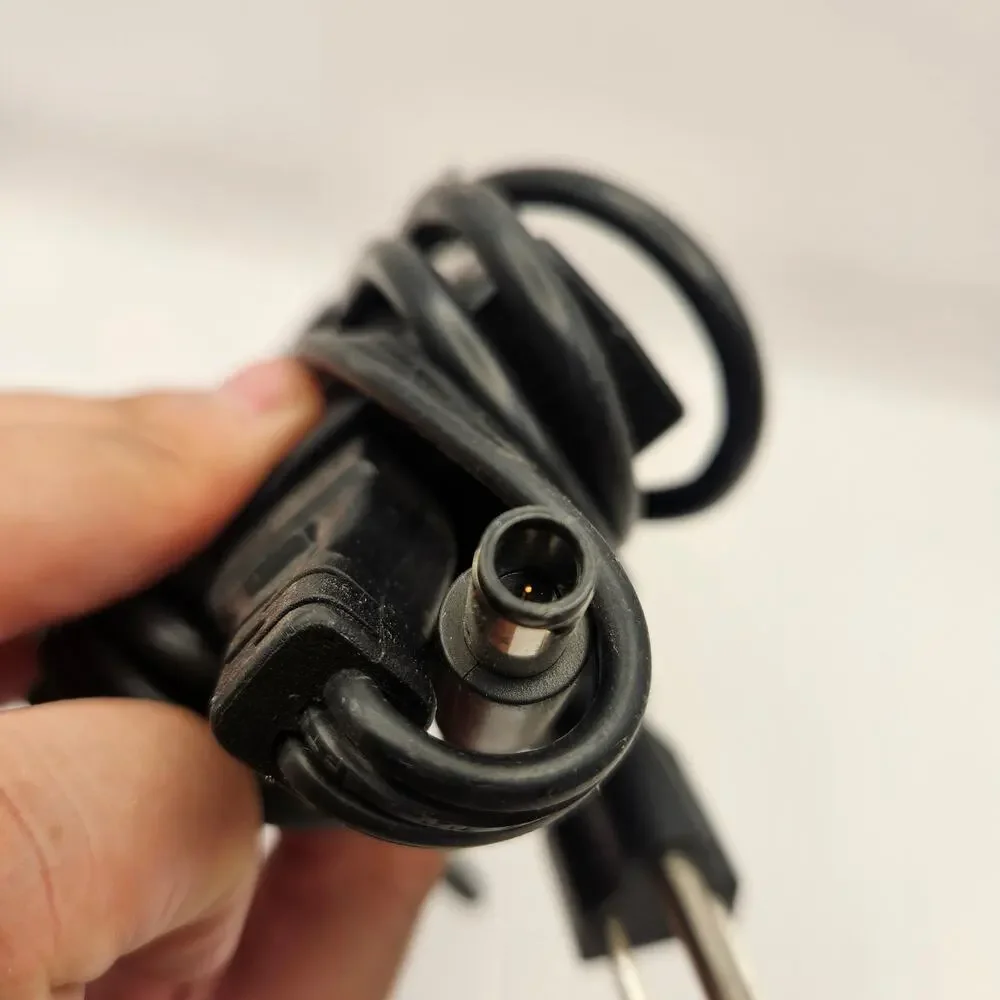 DELL GENIUINE 130W AC/DC POWER ADAPTER GOOD SHAPE DA130PE1-00